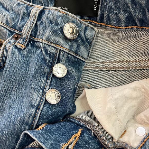 ASOS Mid Rise Comfort Stretch Straight Leg in Mid wash Size W24/L34 - Picture 3 of 10